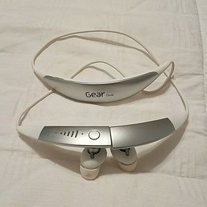 Set of 2 Samsung Gear Circle headphones
